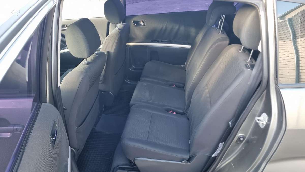 Toyota Corolla 2005 — photo 11