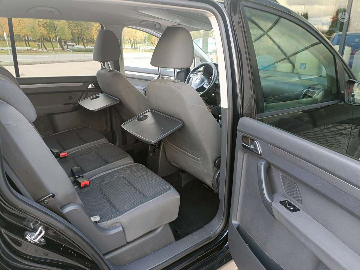 Volkswagen Touran 2010 — photo 12