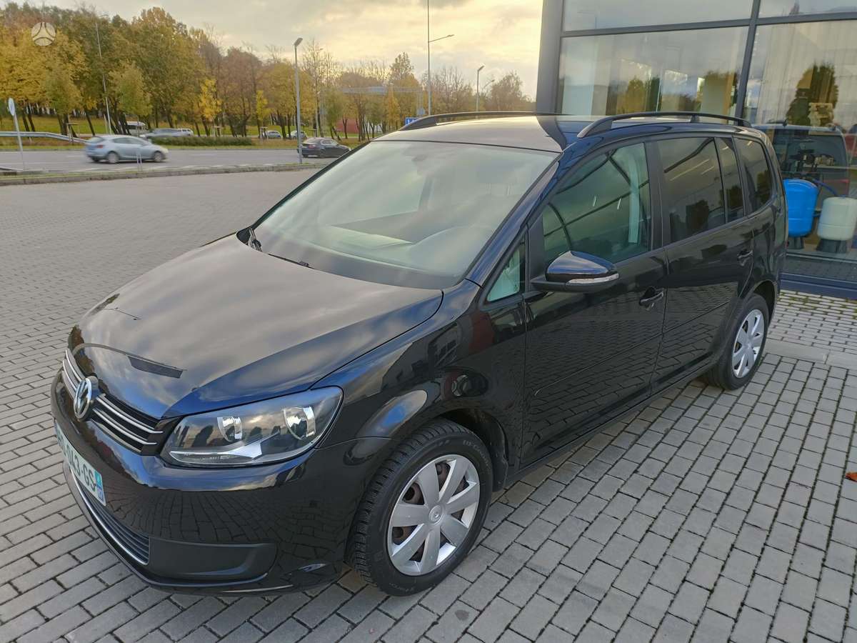 Volkswagen Touran 2010 — photo 14