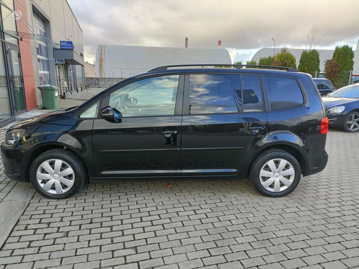 Volkswagen Touran 2010 — photo 23