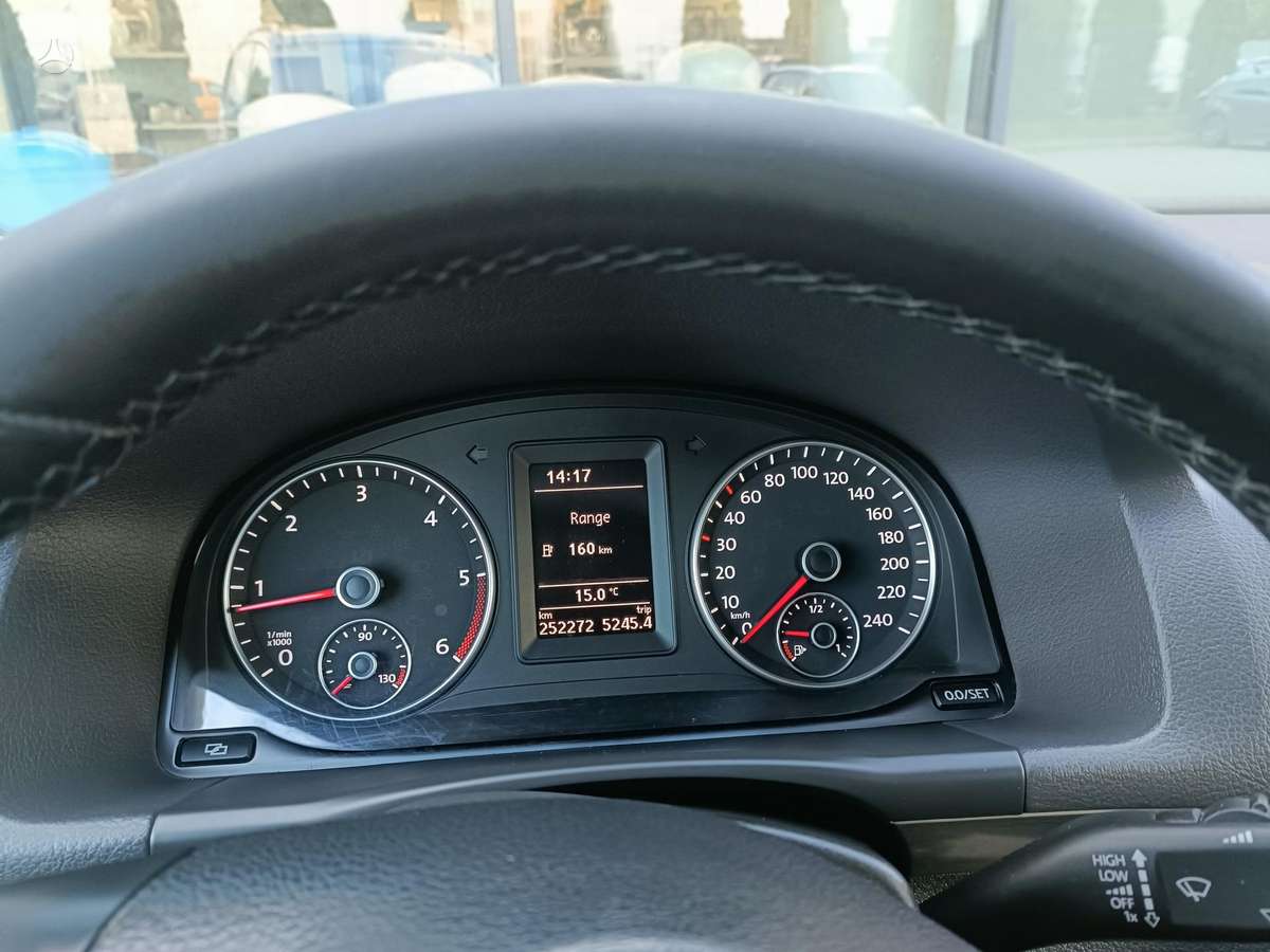 Volkswagen Touran 2010 — photo 25