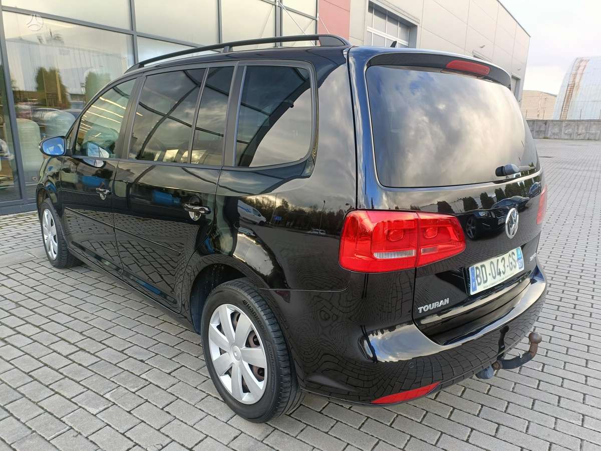 Volkswagen Touran 2010 — photo 30