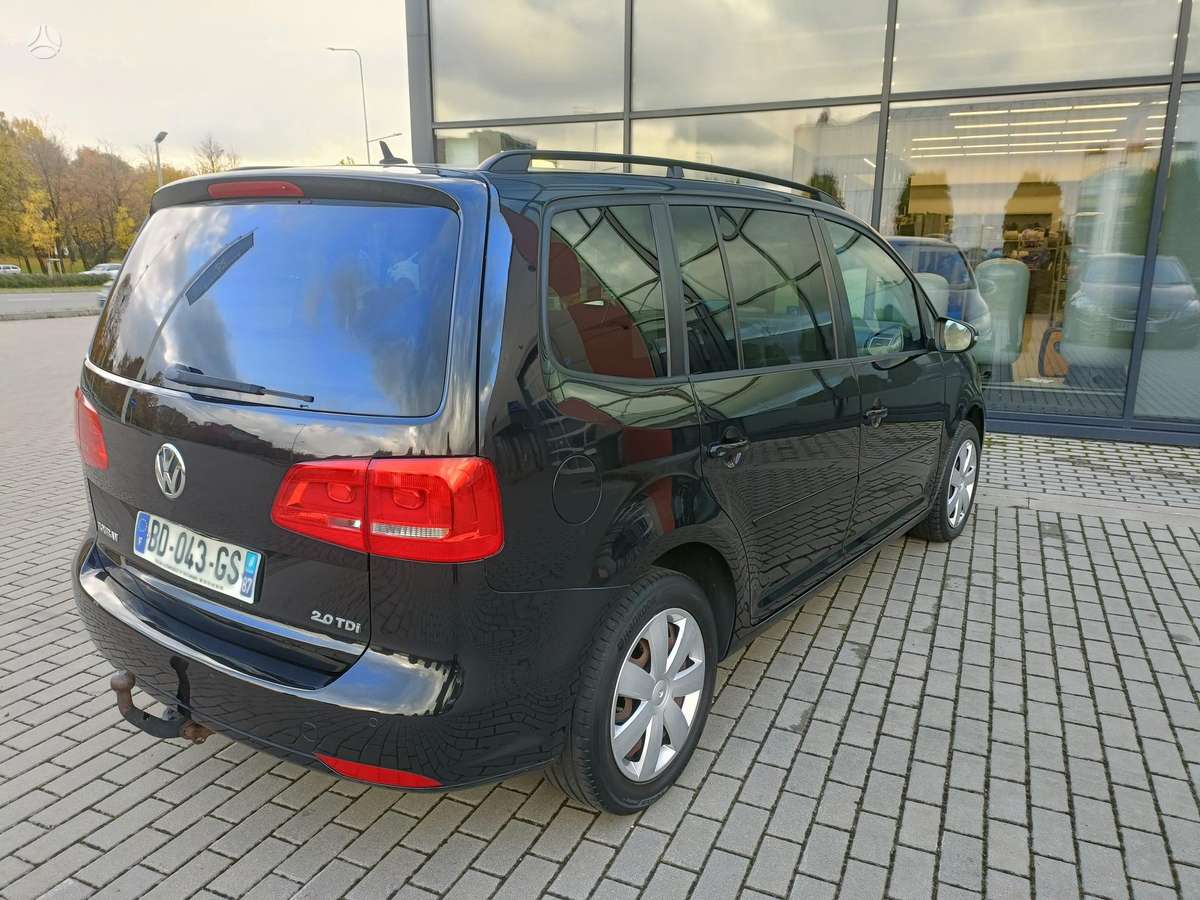 Volkswagen Touran 2010 — engine 1968 cm³, 140 HP (103kW)