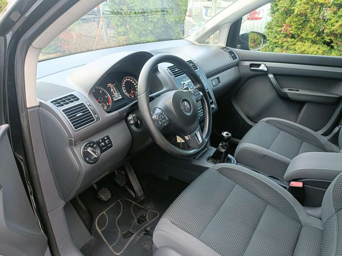 Volkswagen Touran 2010 — photo 5