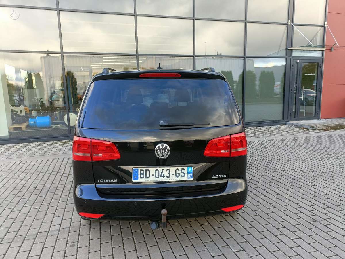 Volkswagen Touran 2010 — photo 8