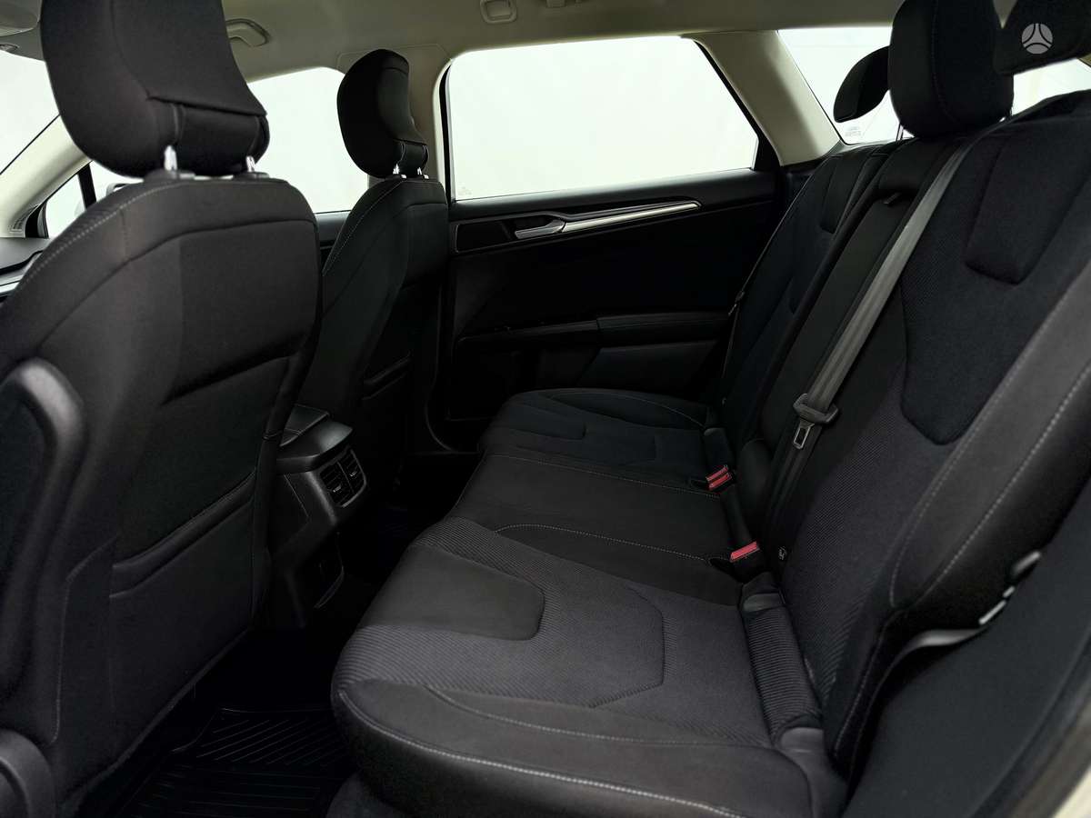Ford Mondeo 2015 — photo 11