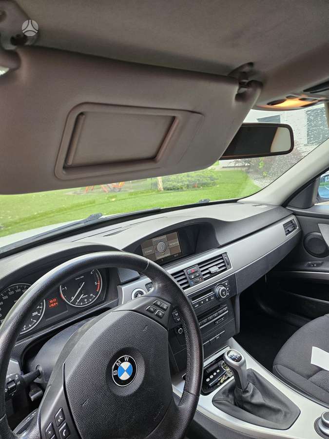 BMW 320 2008 — photo 11