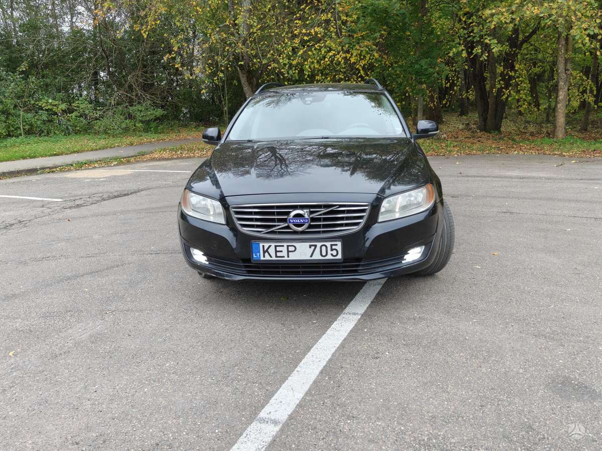 Volvo V70 2014 — вигляд ззаду