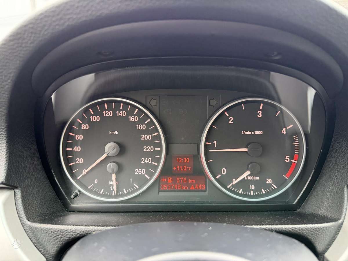 BMW 318 2007 — photo 6