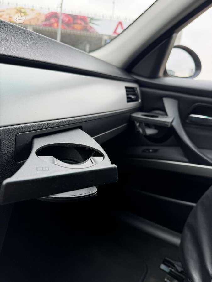 BMW 318 2007 — photo 9