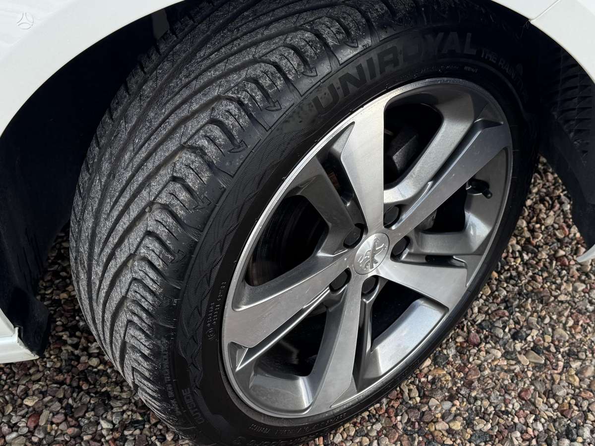 Peugeot 308 2015 — photo 5