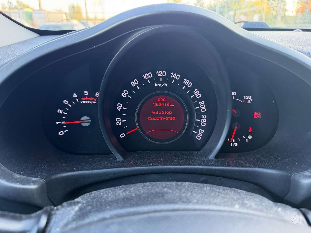 Kia Sportage 2011 — photo 13