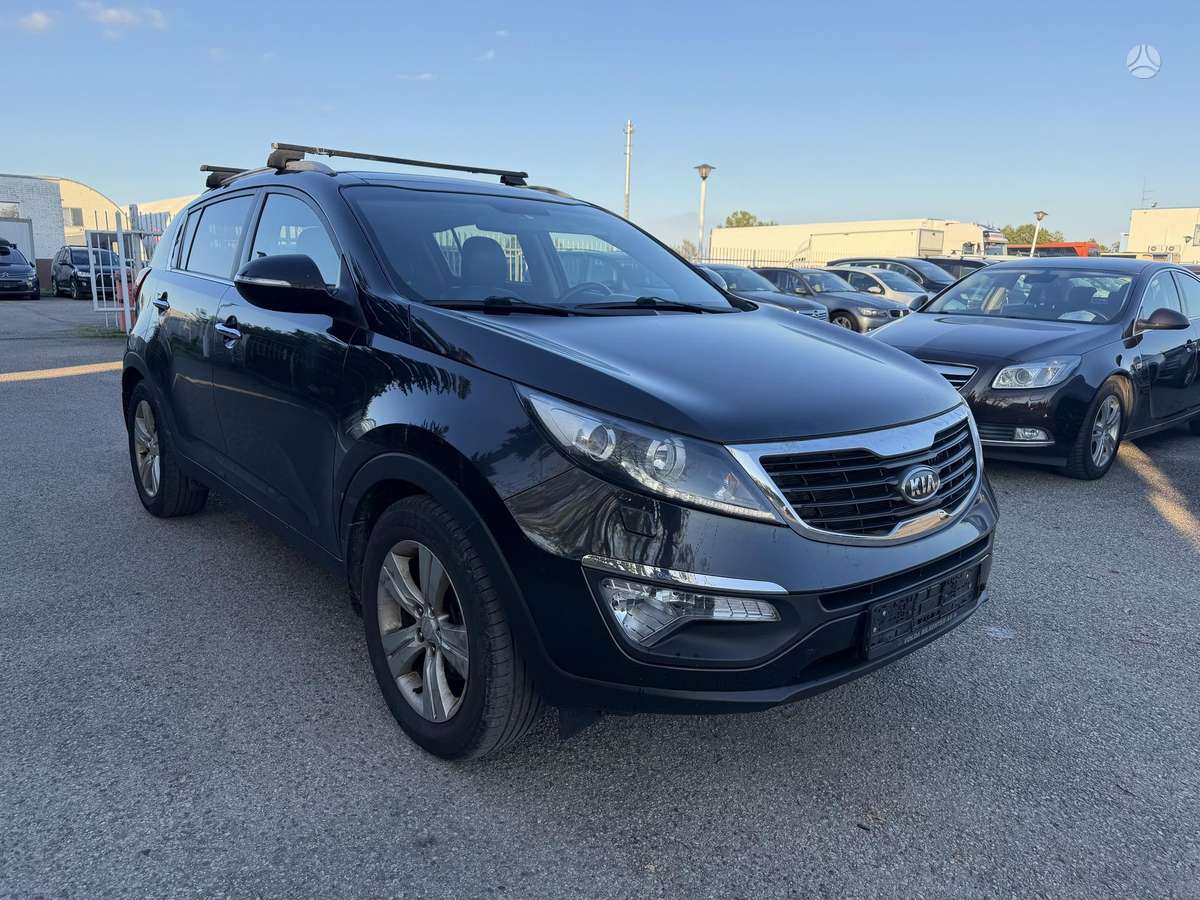 Kia Sportage 2011 — interior