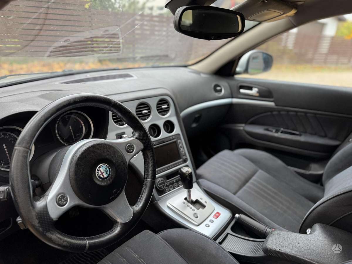 Alfa Romeo 2007 — photo 10