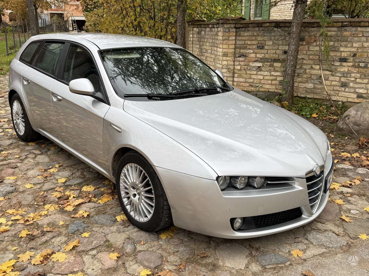 Alfa Romeo 2007 — rear view