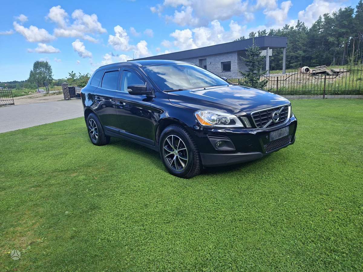 Volvo XC60 2009 — interior