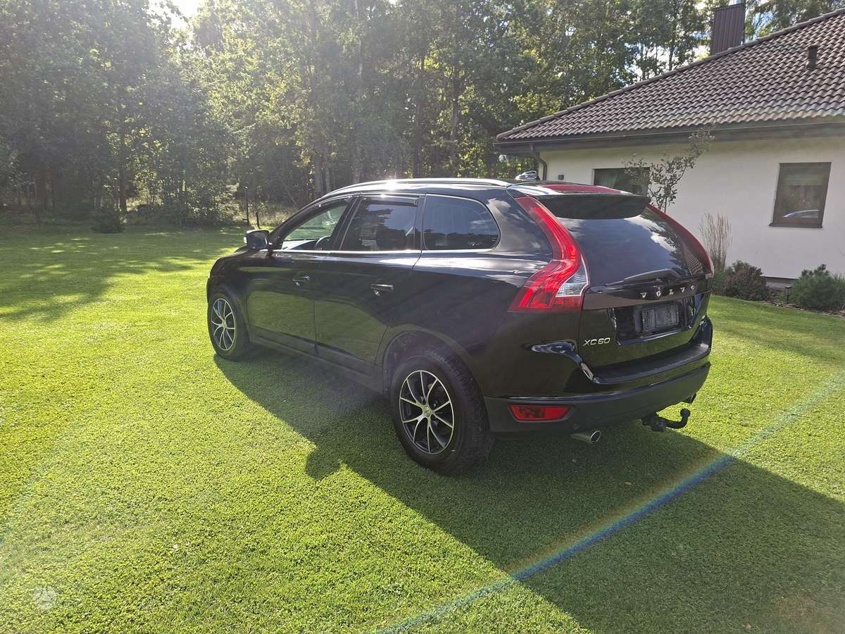 Volvo XC60 2009 — engine 2400 cm³, 205 HP (151kW)