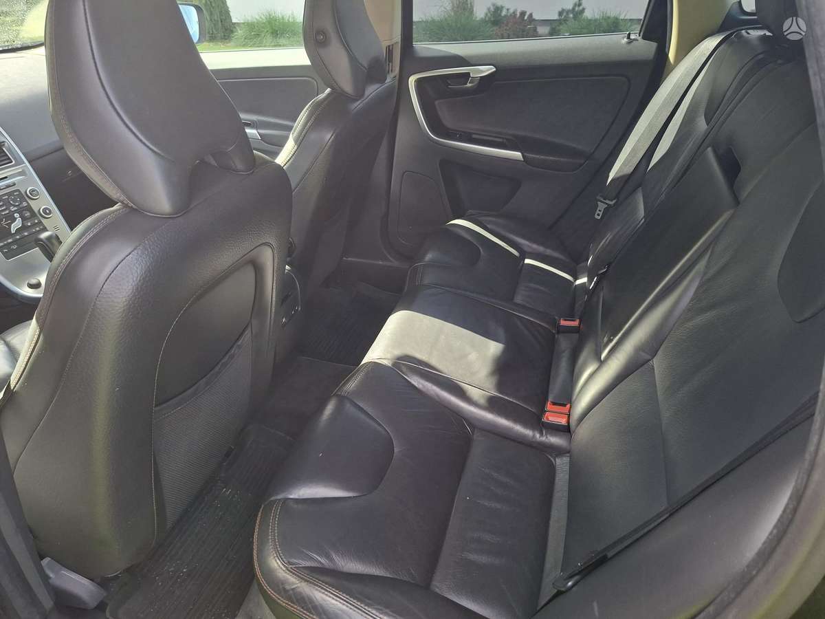 Volvo XC60 2009 — photo 6