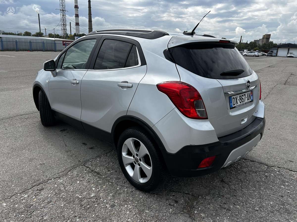 Opel Mokka 2015 — interior