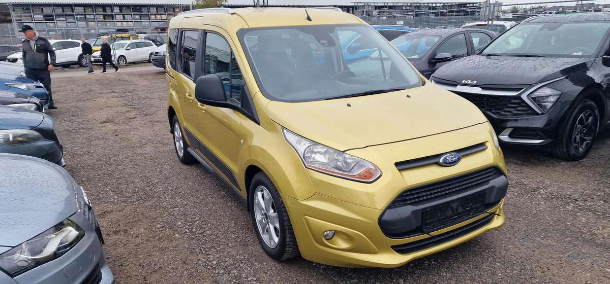 Ford Tourneo 2015 — салон