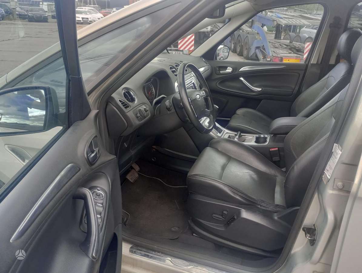Ford S-MAX 2009 — photo 10