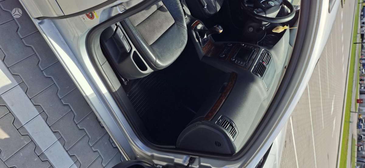 Skoda Octavia 2011 — engine 1598 cm³, 105 HP (77kW)
