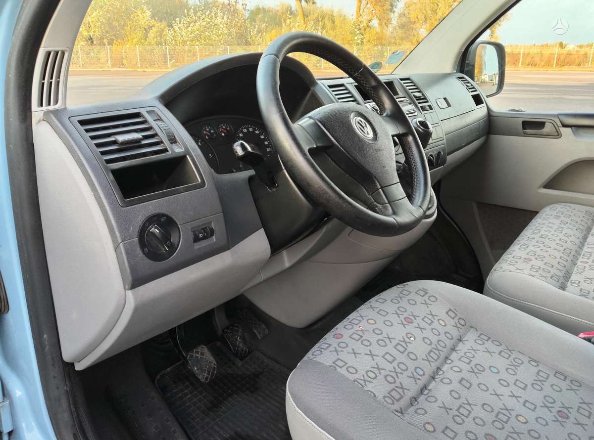 Volkswagen Transporter 2007 — photo 9