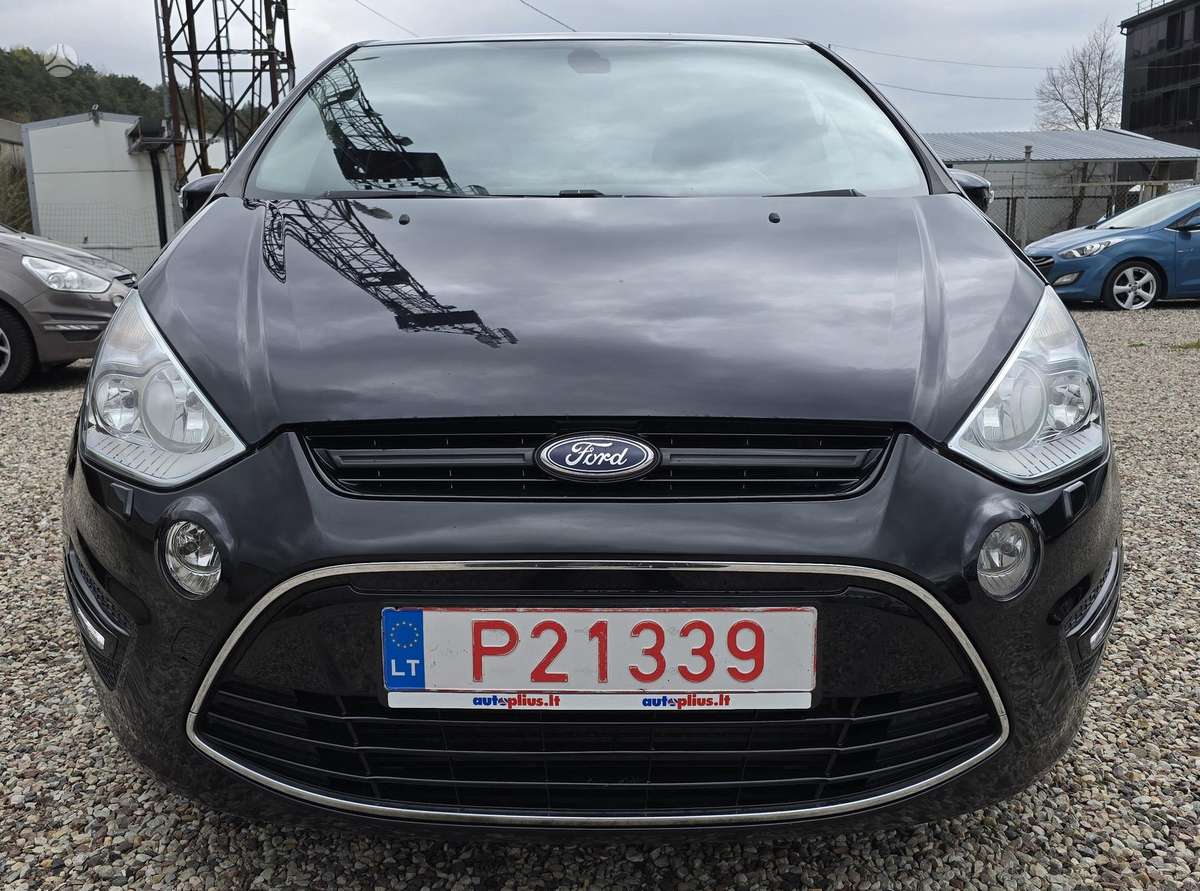 Ford S-MAX 2010 — вигляд ззаду
