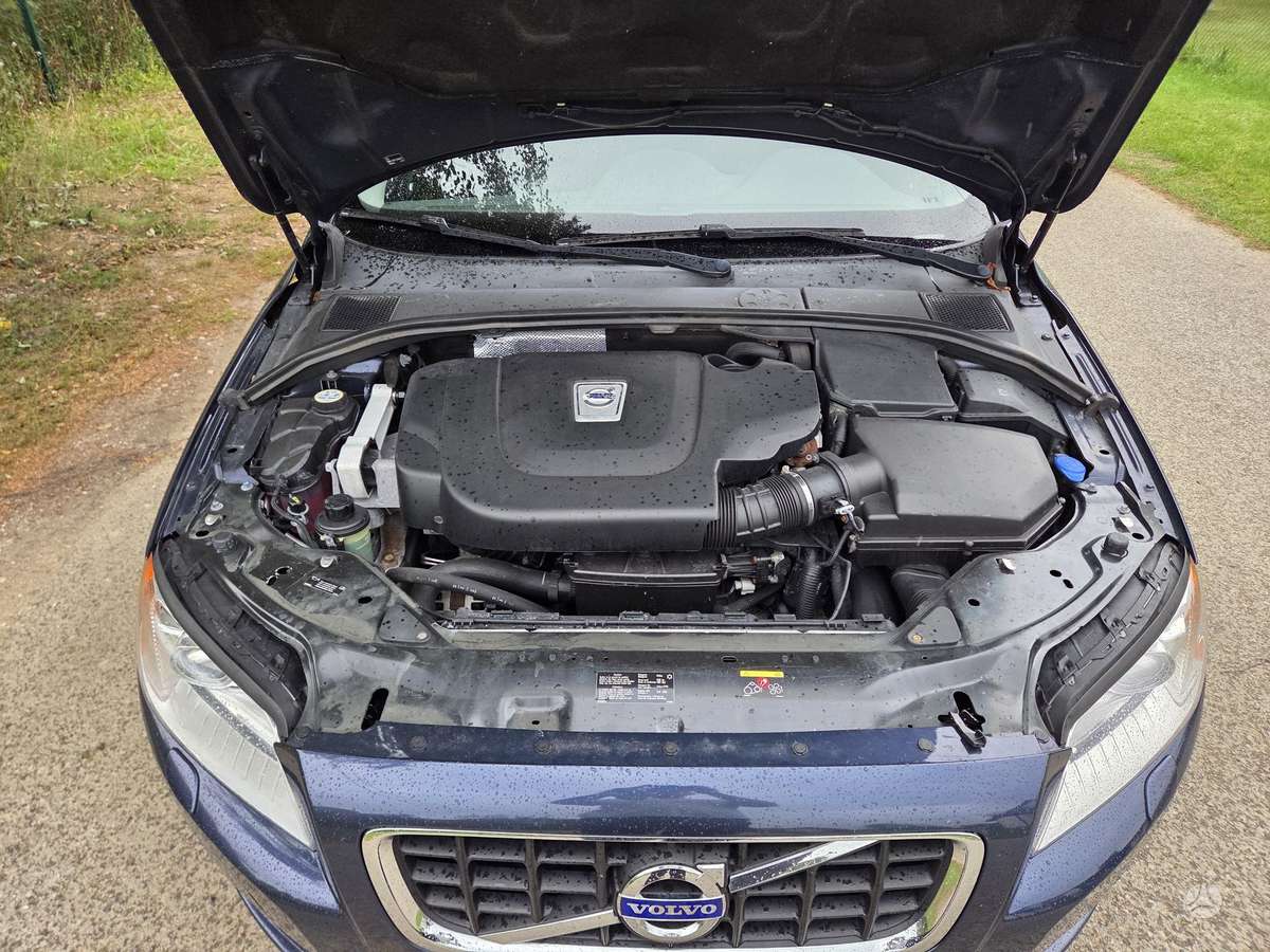 Volvo V70 2013 — photo 16