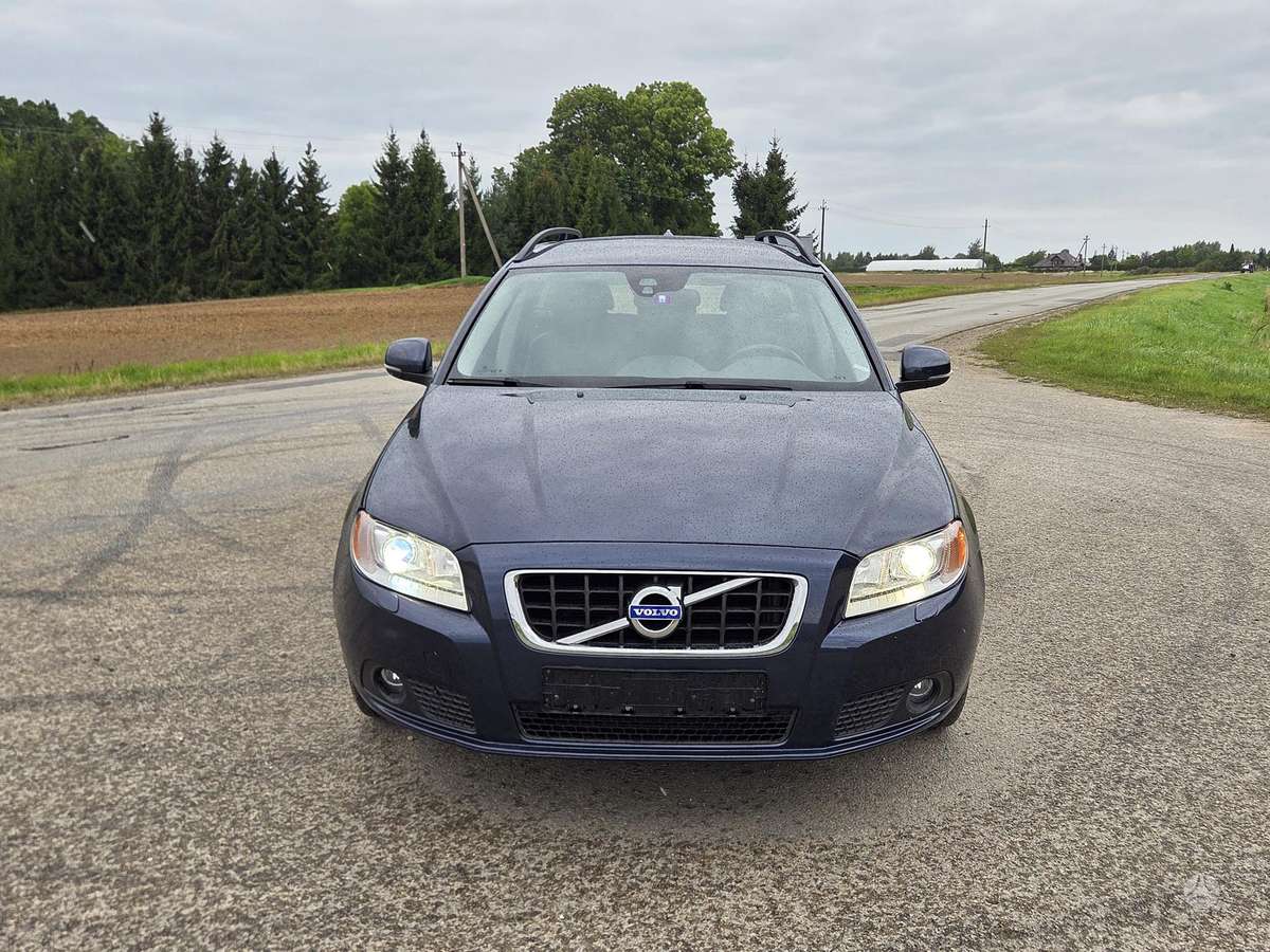 Volvo V70 2013 — photo 9