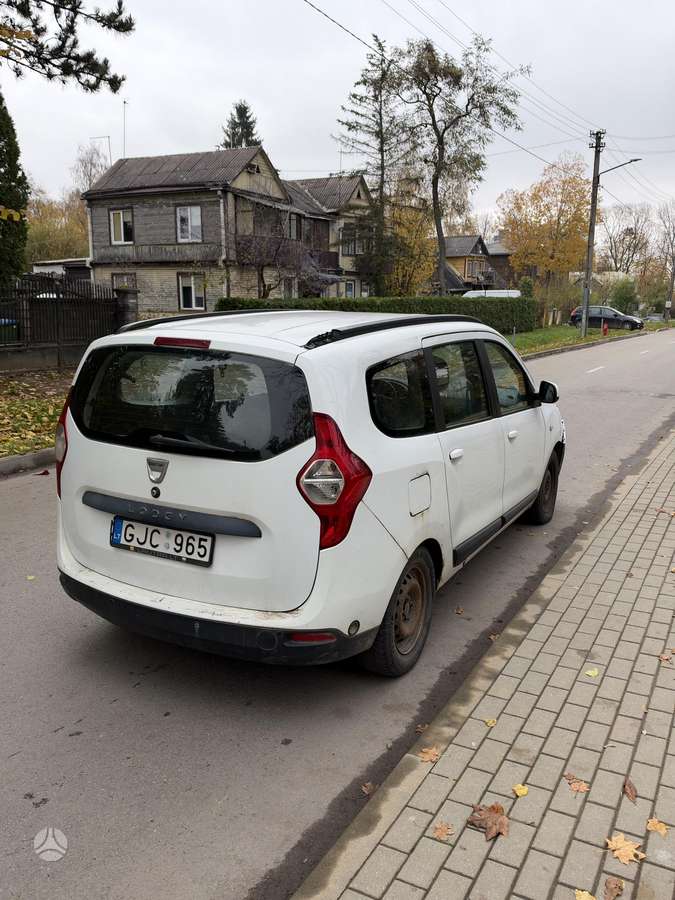 Dacia Lodgy 2014 — двигун 1598 cm³, 83 HP (61kW)