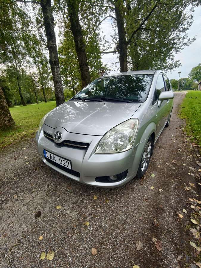 Toyota Corolla 2009 — photo 24