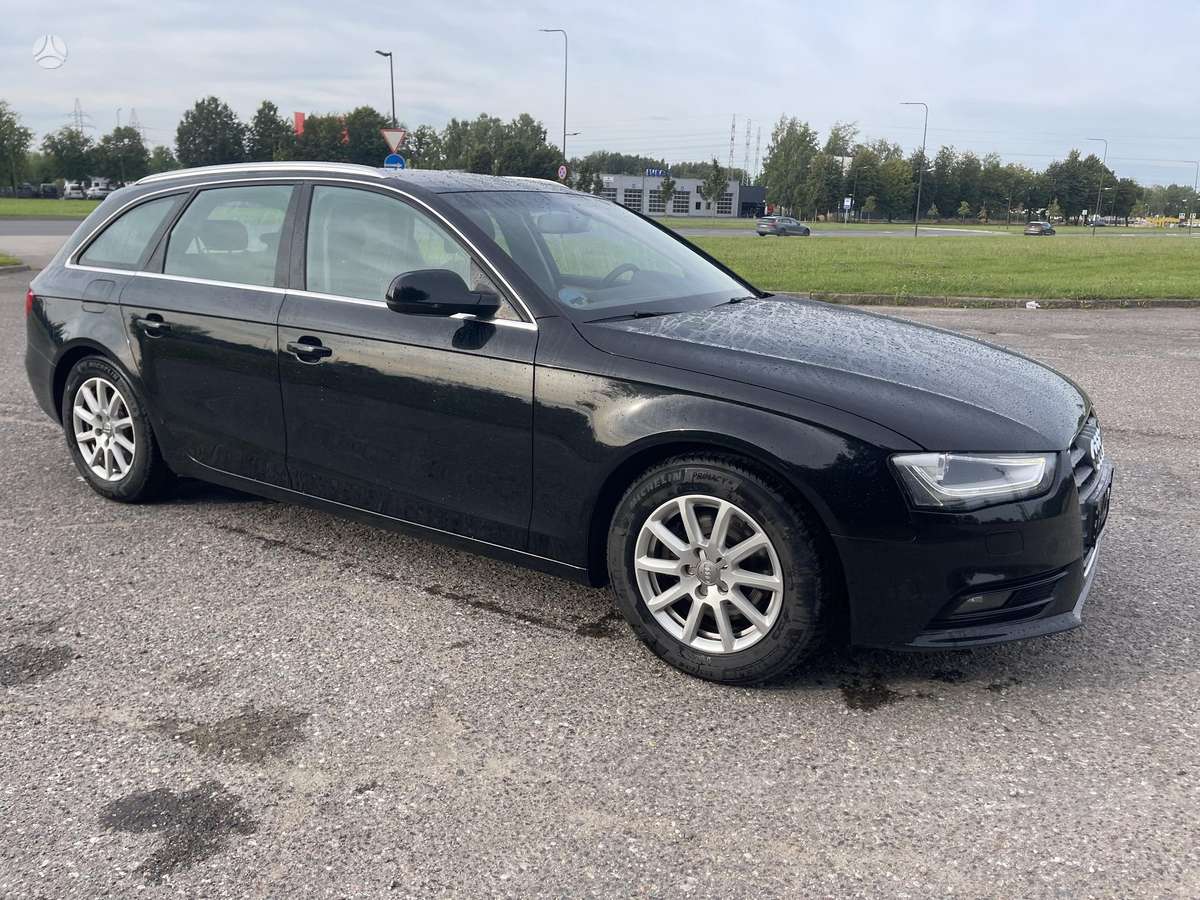 Audi A4 2015 — вигляд ззаду