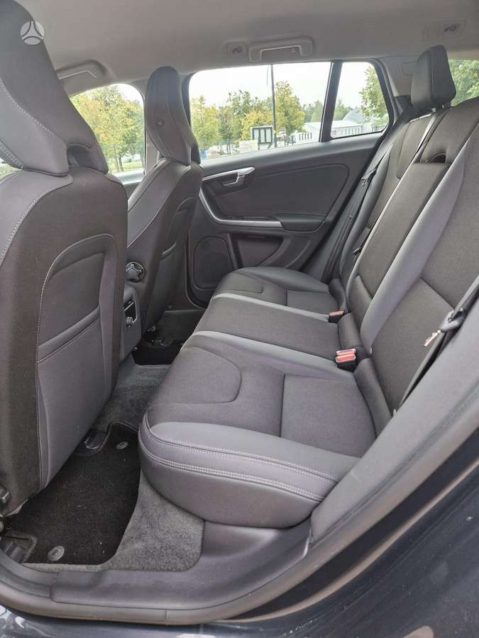 Volvo V60 2014 — photo 10
