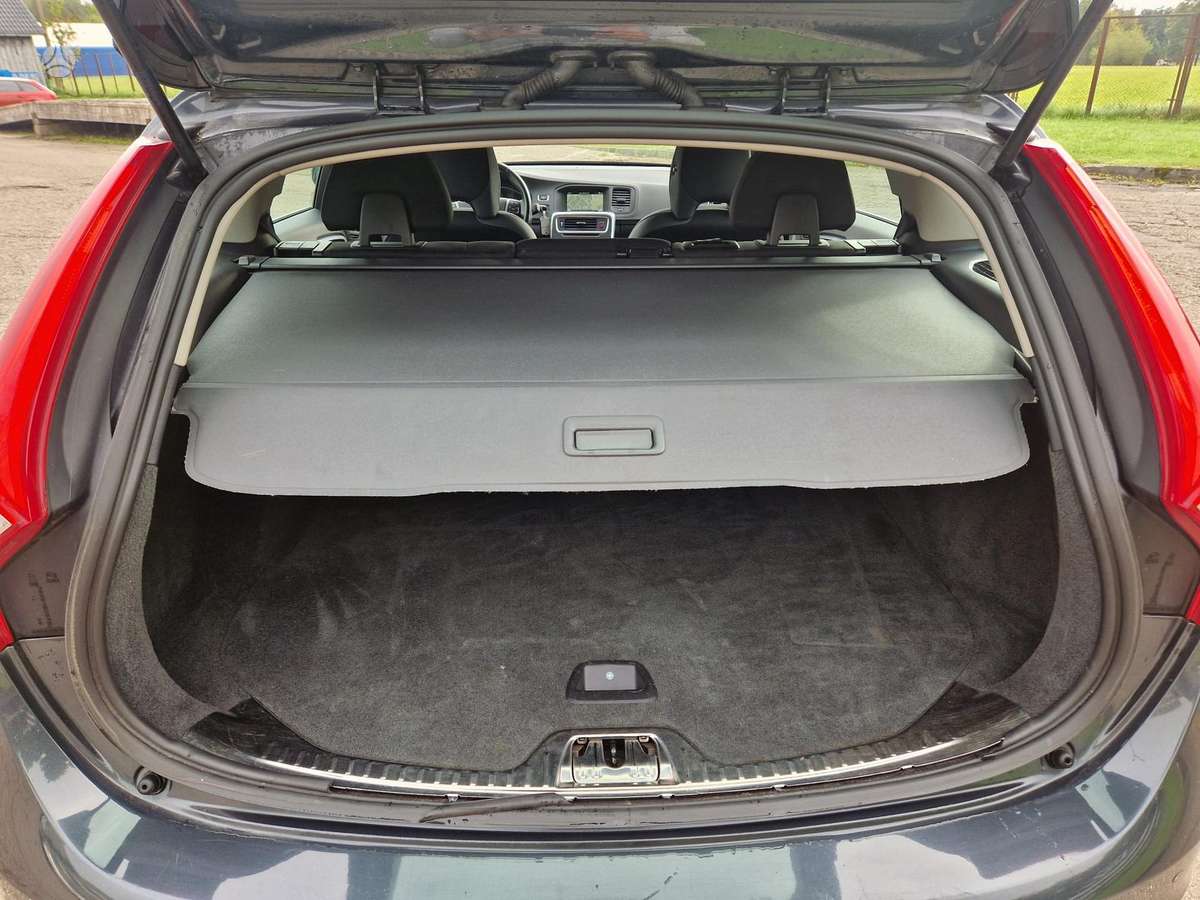 Volvo V60 2014 — photo 11