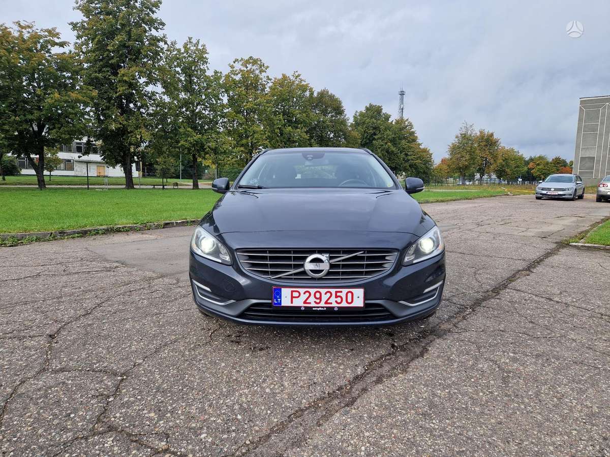 Volvo V60 2014 — interior