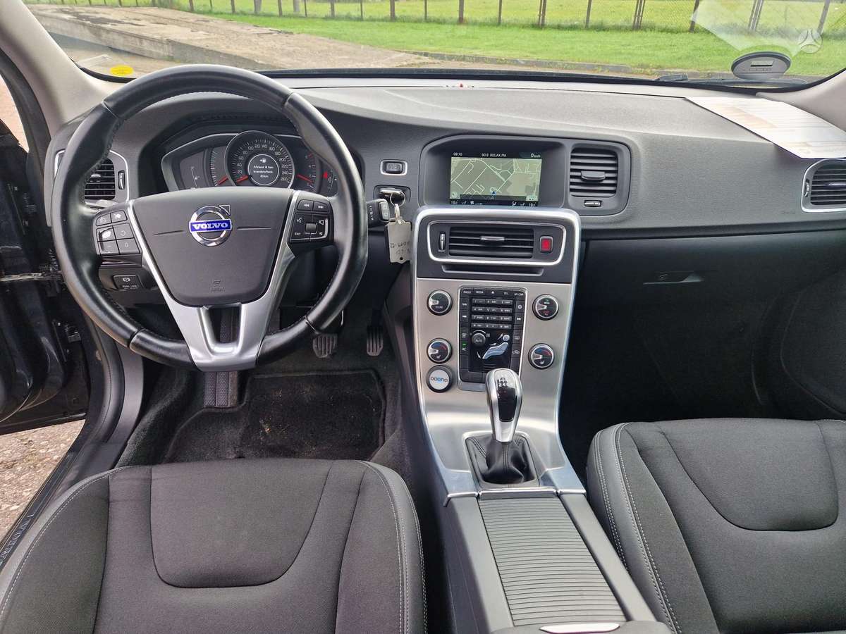 Volvo V60 2014 — photo 9