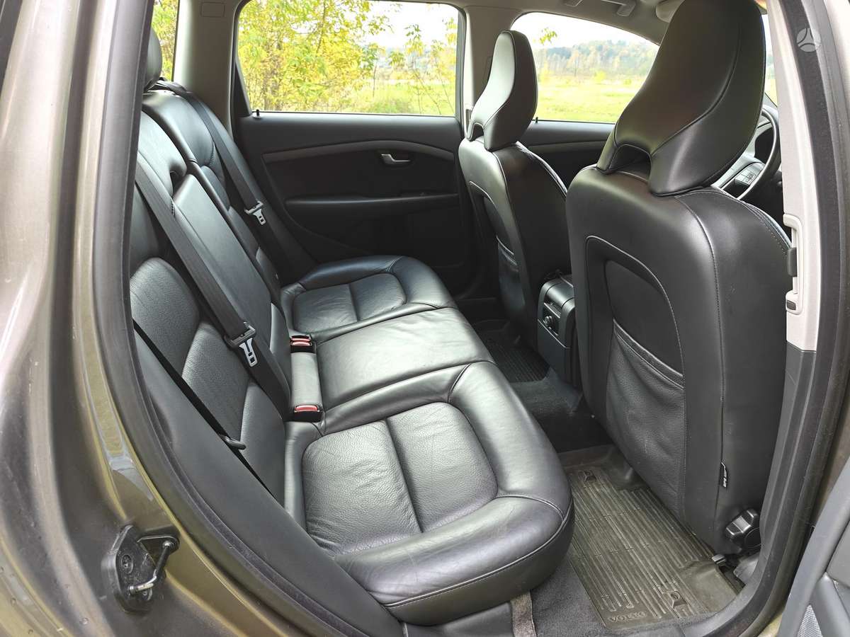 Volvo V70 2009 — photo 12