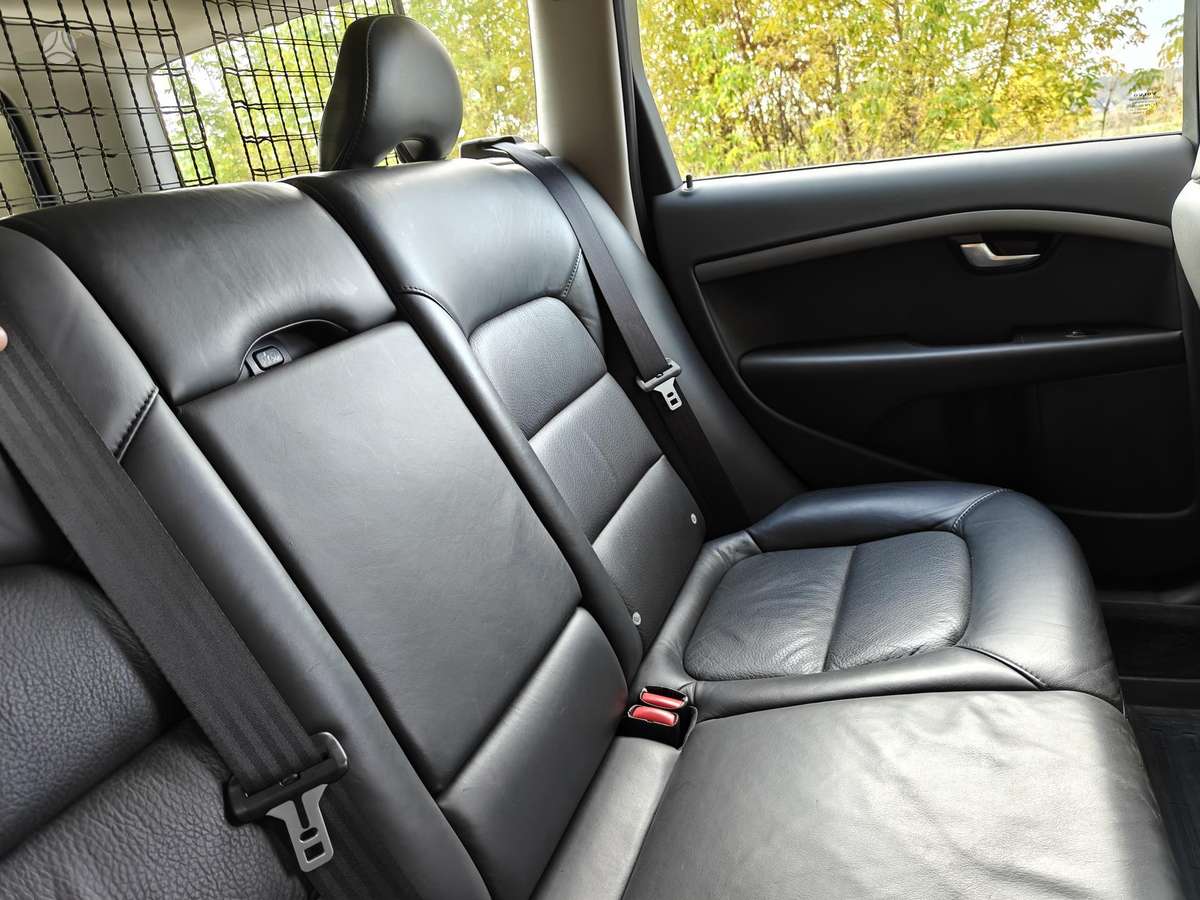 Volvo V70 2009 — photo 15