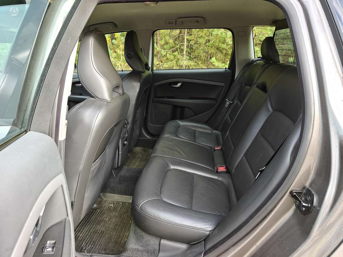 Volvo V70 2009 — photo 17