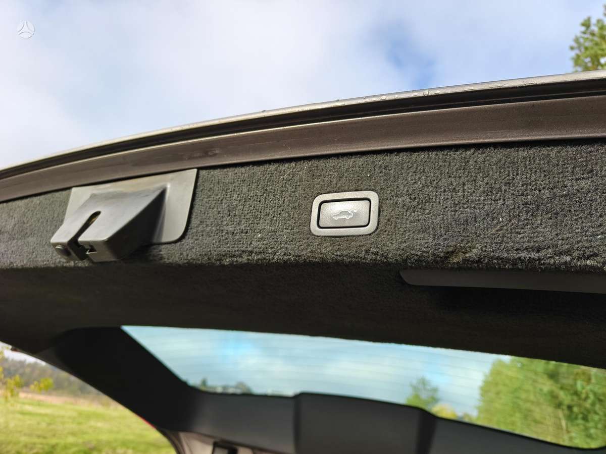 Volvo V70 2009 — photo 18