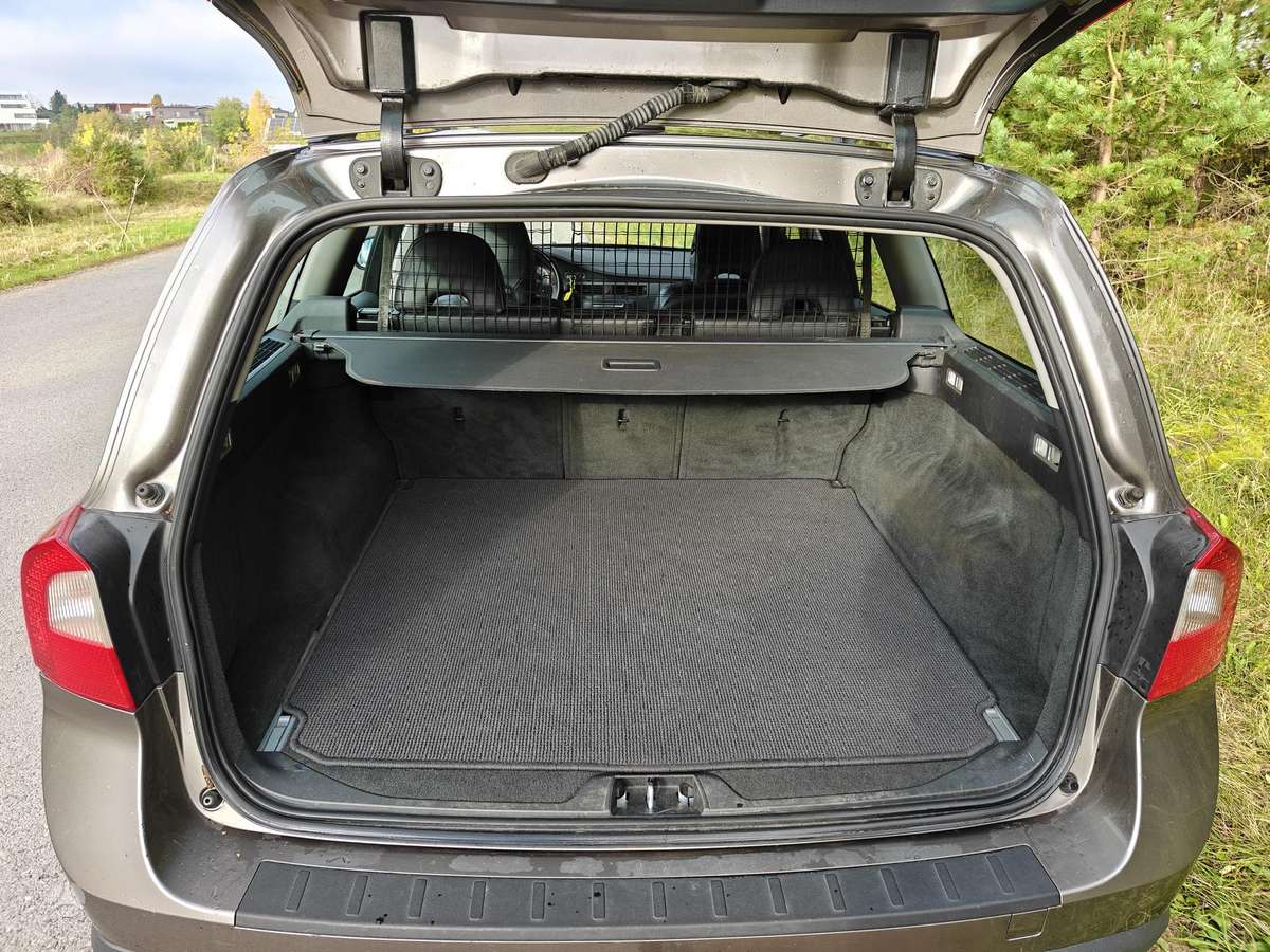 Volvo V70 2009 — photo 19