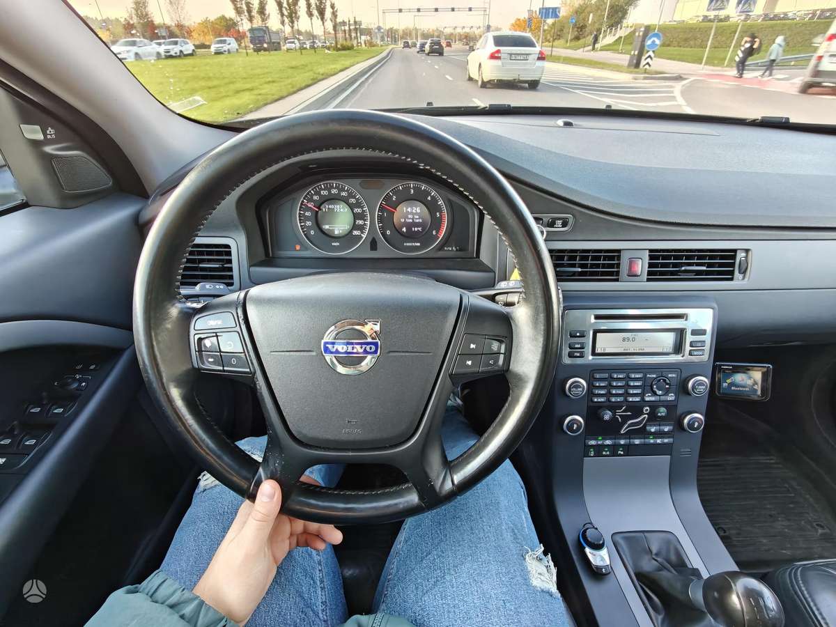 Volvo V70 2009 — photo 30