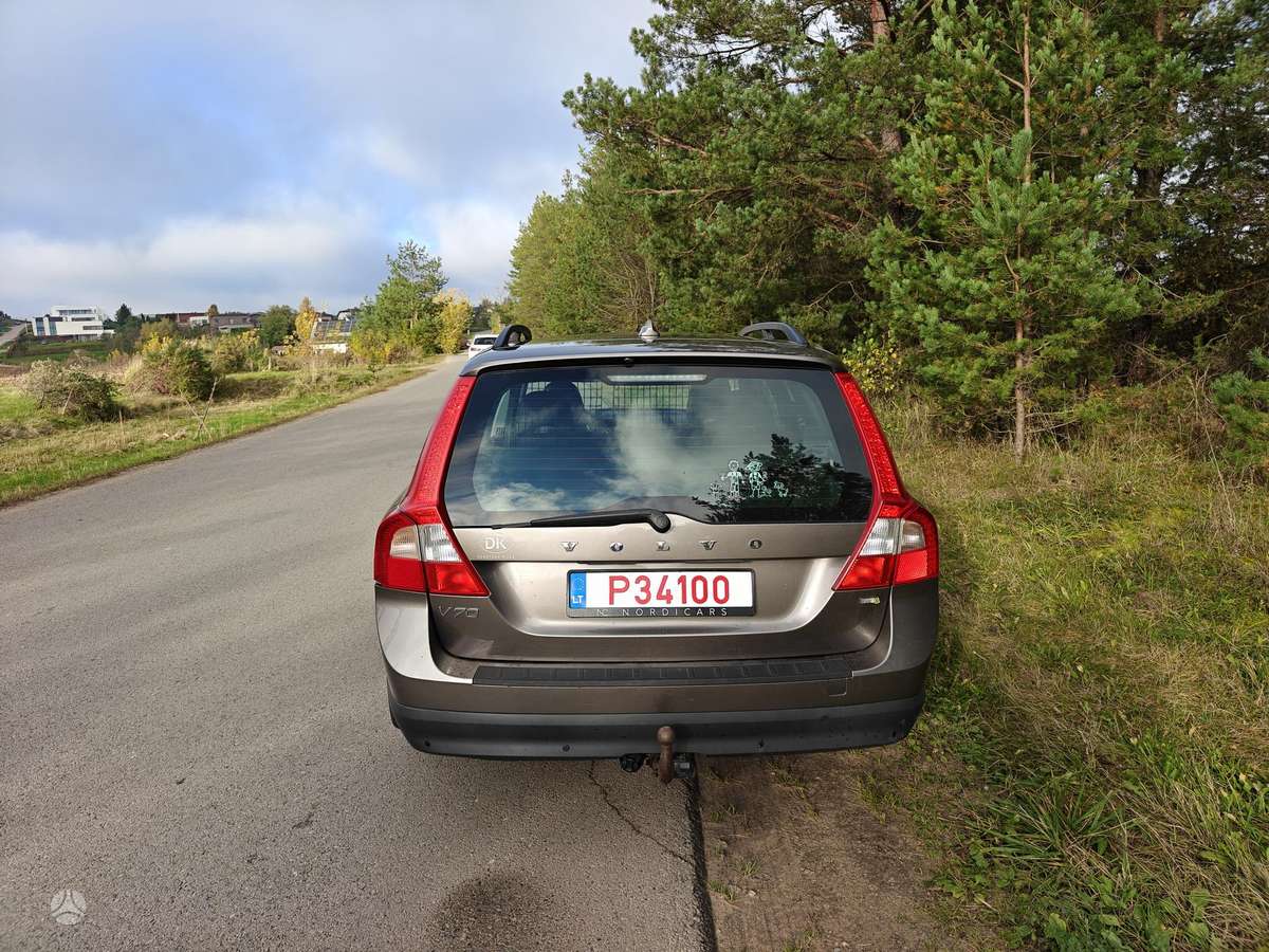Volvo V70 2009 — photo 6