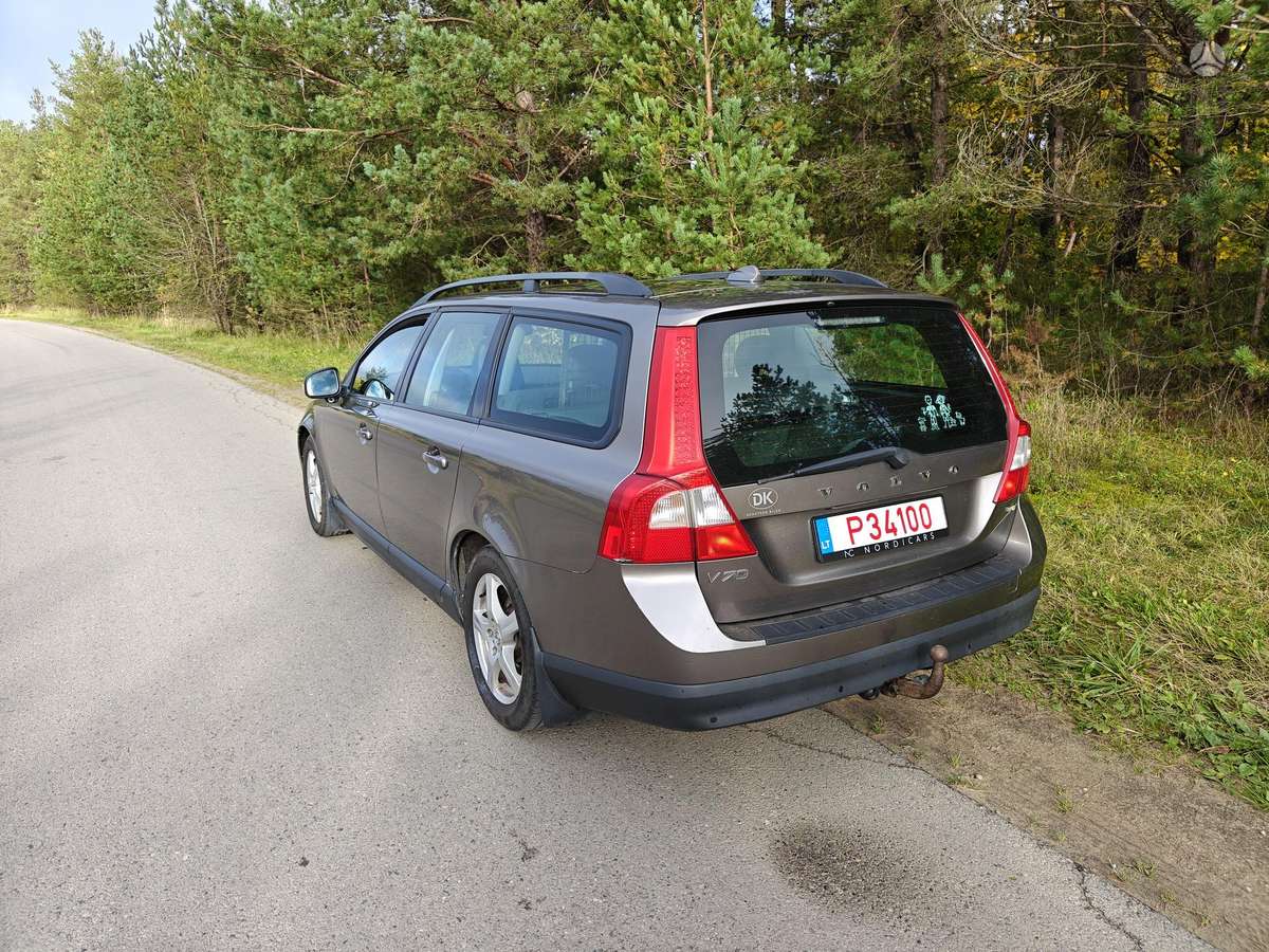 Volvo V70 2009 — photo 7