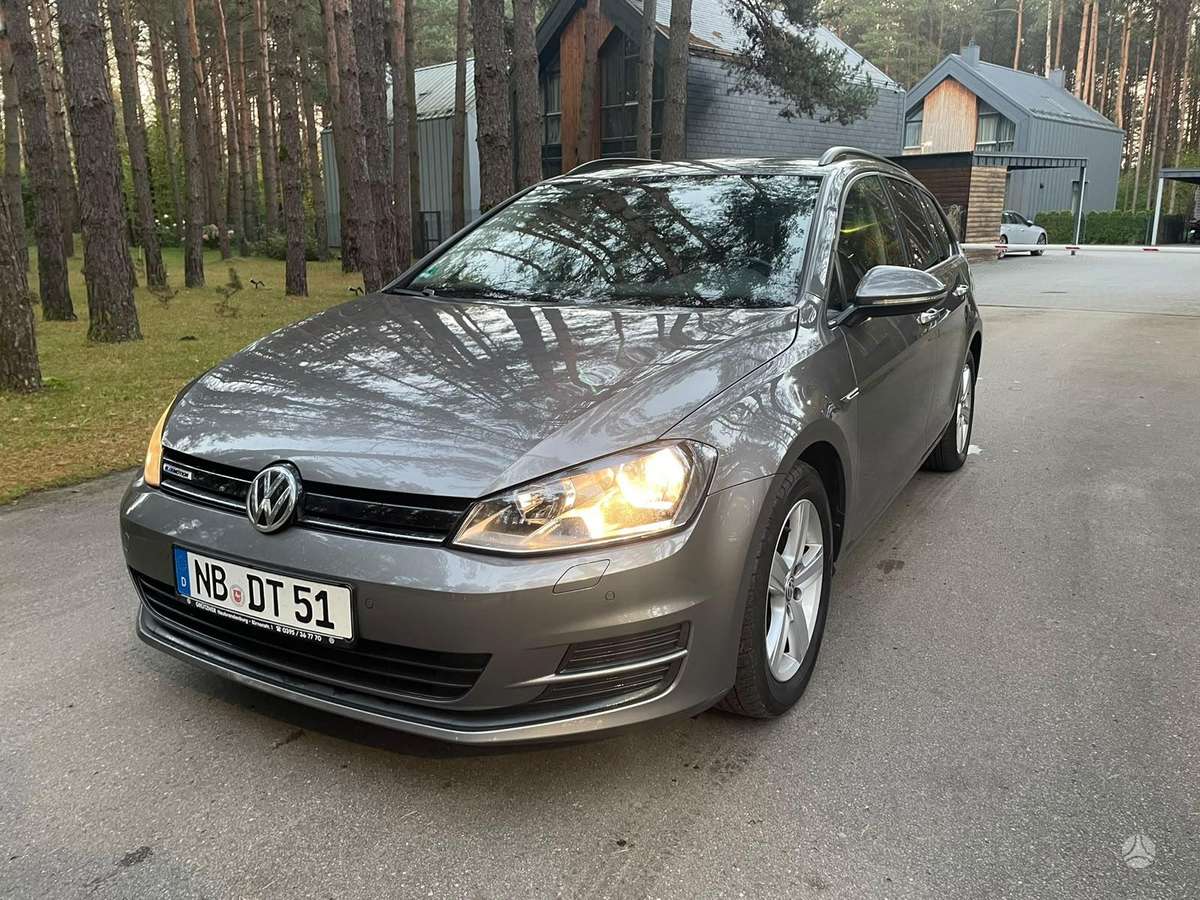 Volkswagen Golf 2014 — rear view