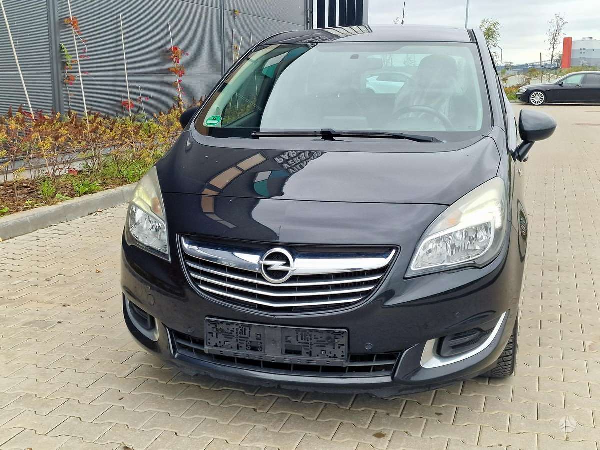 Opel Meriva 2015 — салон