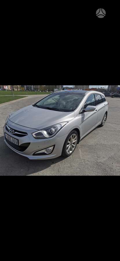 Hyundai i40 2012 — rear view