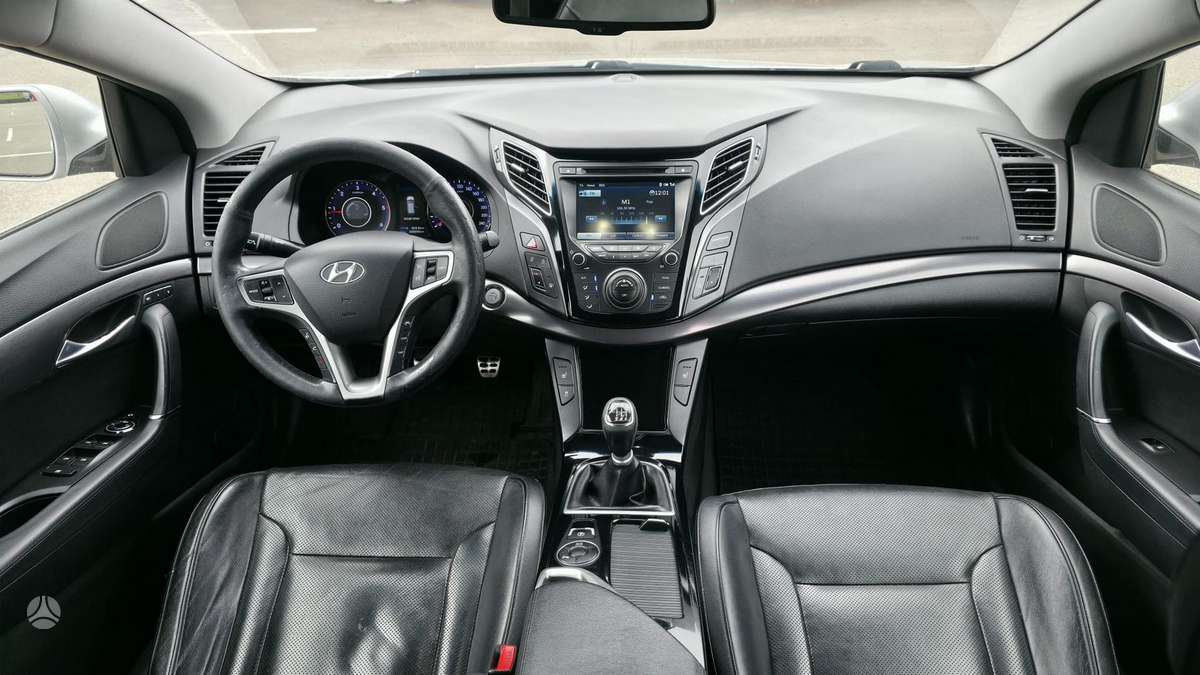 Hyundai i40 2012 — engine 1685 cm³, 116 HP (85kW)