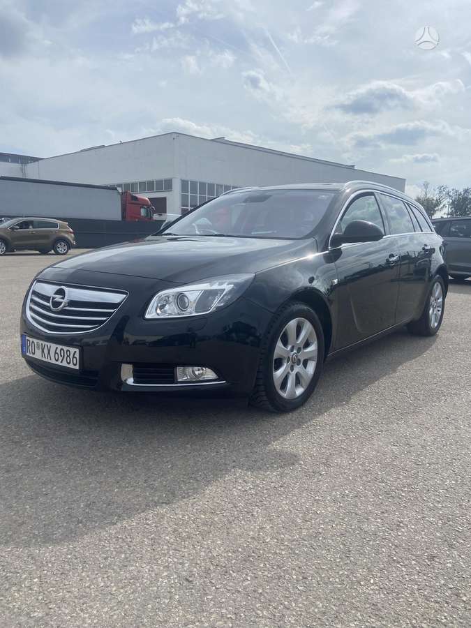 Opel Insignia 2012 — rear view